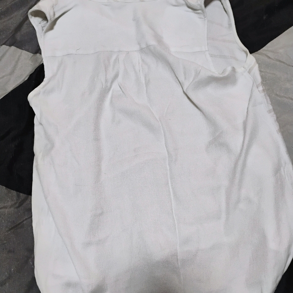 Elegant Women's White and Gray Striped Tank Top - Picture 5 of 7